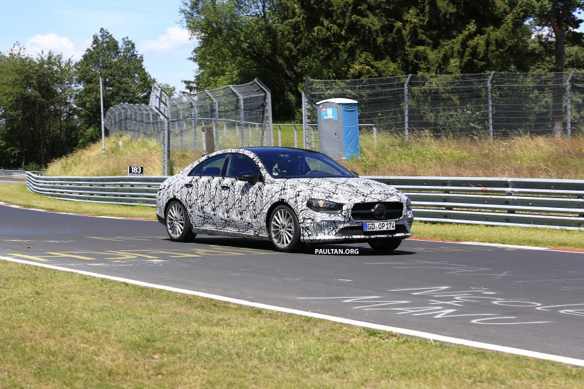 全新 Mercedes-Benz CLA 系列现身纽柏林赛道进行测试 71030