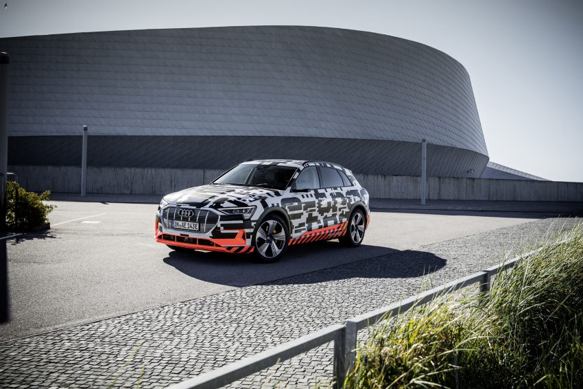 首见量产版电子后视镜，Audi e-tron 纯电动SUV内饰官图 71445