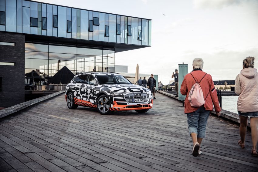 首见量产版电子后视镜，Audi e-tron 纯电动SUV内饰官图 71434