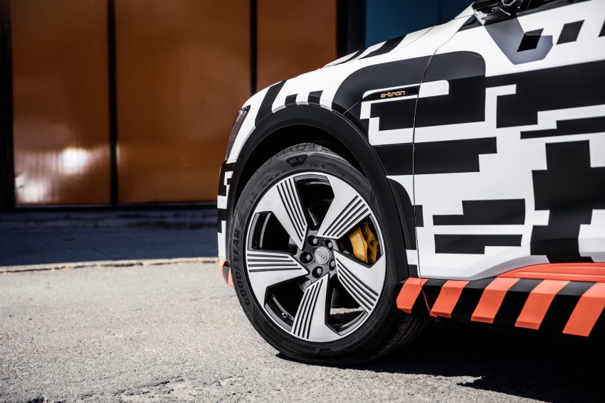 首见量产版电子后视镜，Audi e-tron 纯电动SUV内饰官图 71466