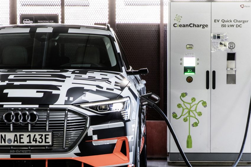首见量产版电子后视镜，Audi e-tron 纯电动SUV内饰官图 71479