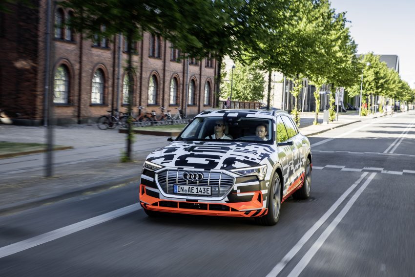 首见量产版电子后视镜，Audi e-tron 纯电动SUV内饰官图 71480