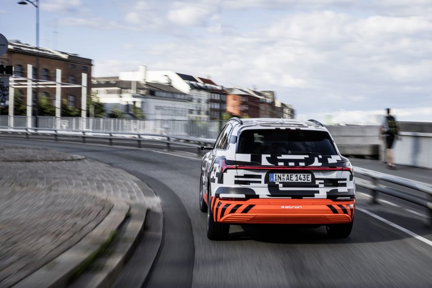 首见量产版电子后视镜，Audi e-tron 纯电动SUV内饰官图 71490