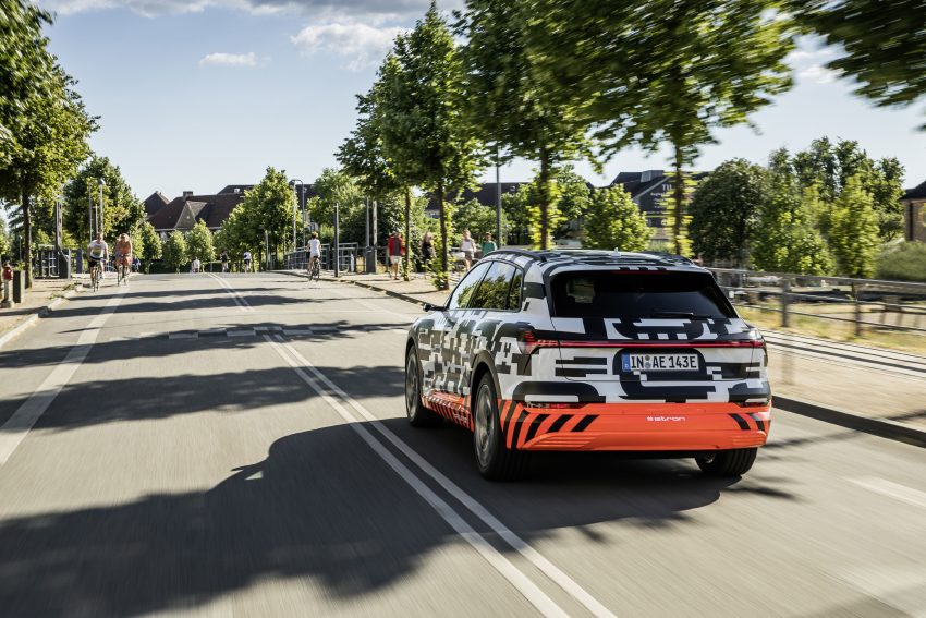 首见量产版电子后视镜，Audi e-tron 纯电动SUV内饰官图 71493