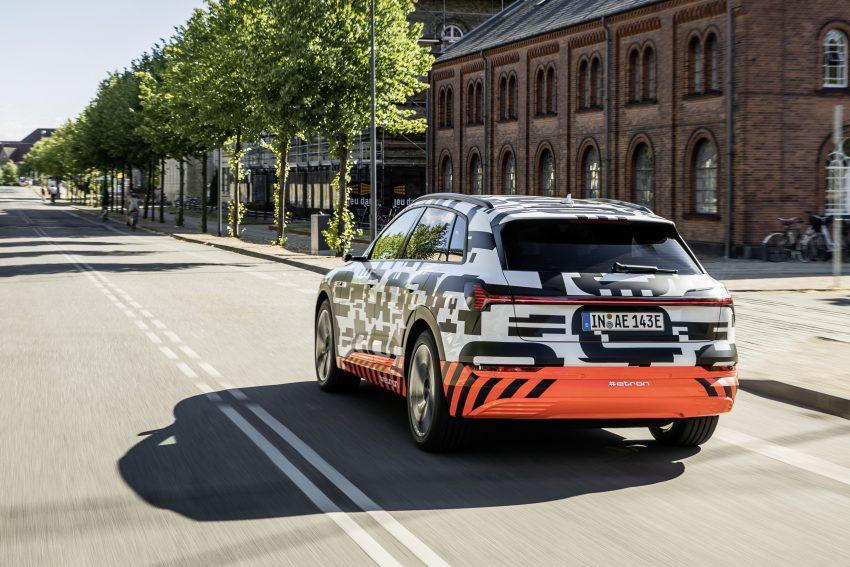 首见量产版电子后视镜，Audi e-tron 纯电动SUV内饰官图 71494