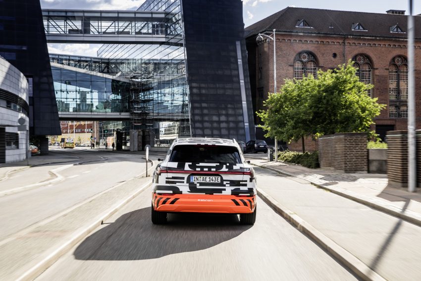 首见量产版电子后视镜，Audi e-tron 纯电动SUV内饰官图 71495