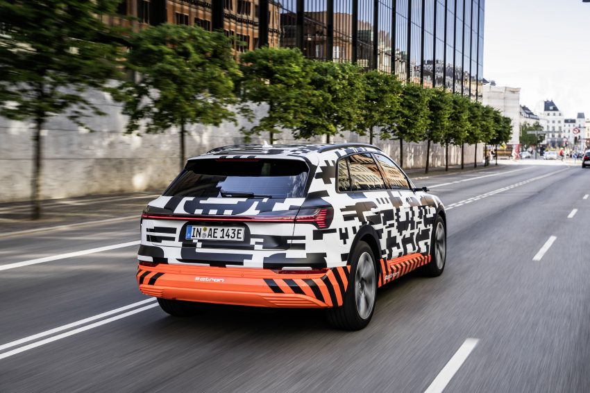首见量产版电子后视镜，Audi e-tron 纯电动SUV内饰官图 71496
