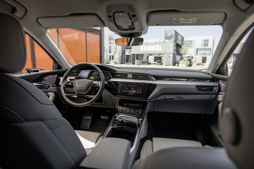 首见量产版电子后视镜，Audi e-tron 纯电动SUV内饰官图 71503