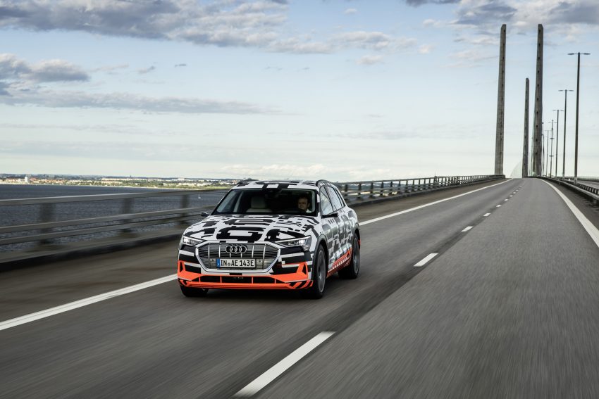 首见量产版电子后视镜，Audi e-tron 纯电动SUV内饰官图 71527
