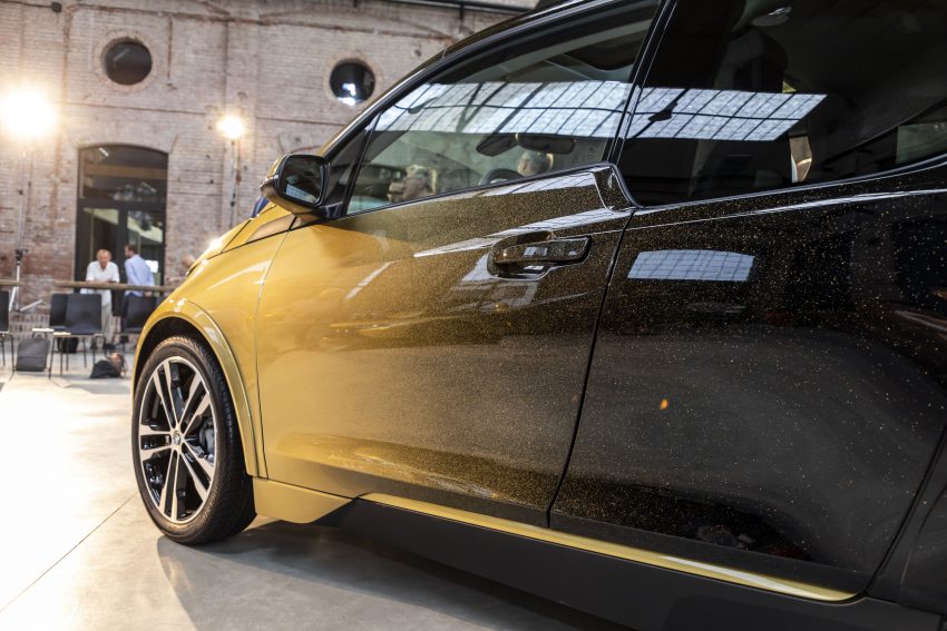 满“车”尽带黄金甲，BMW i3／i8 Starlight 特别版慈善拍卖 71291