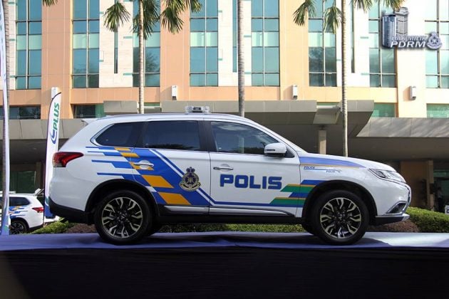 新警车! Mitsubishi Outlander 2.4 CVT 助警队巡逻大道