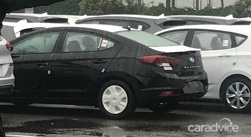 改头换面！小改款 Hyundai Elantra 谍照曝光，料8月发布 71902