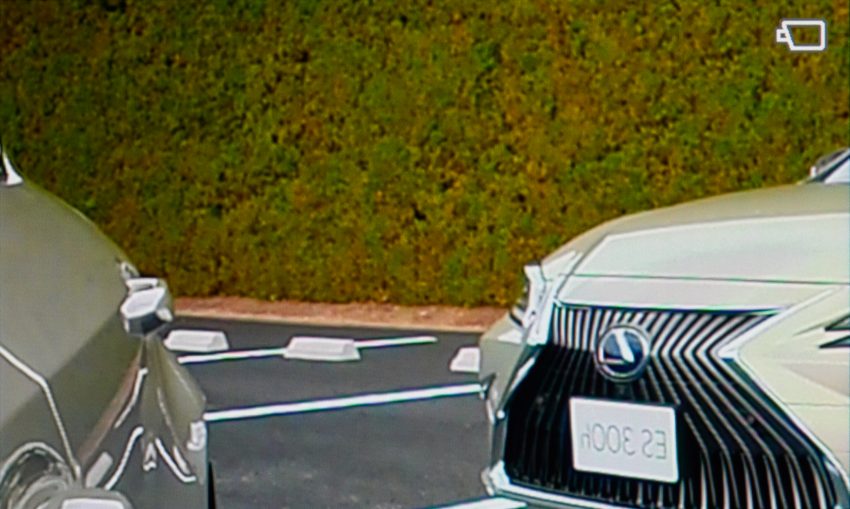 全新 Lexus ES 将搭载电子后视镜，10月开始供车主选配 75842
