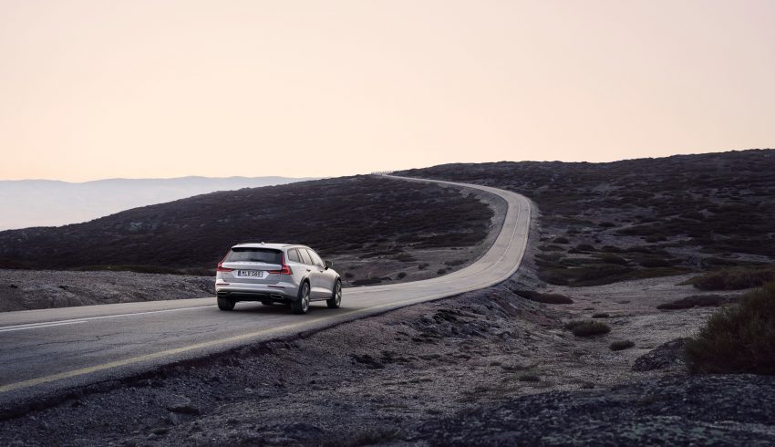 全新 Volvo V60 Cross Country，可越野的跨界旅行车 77077