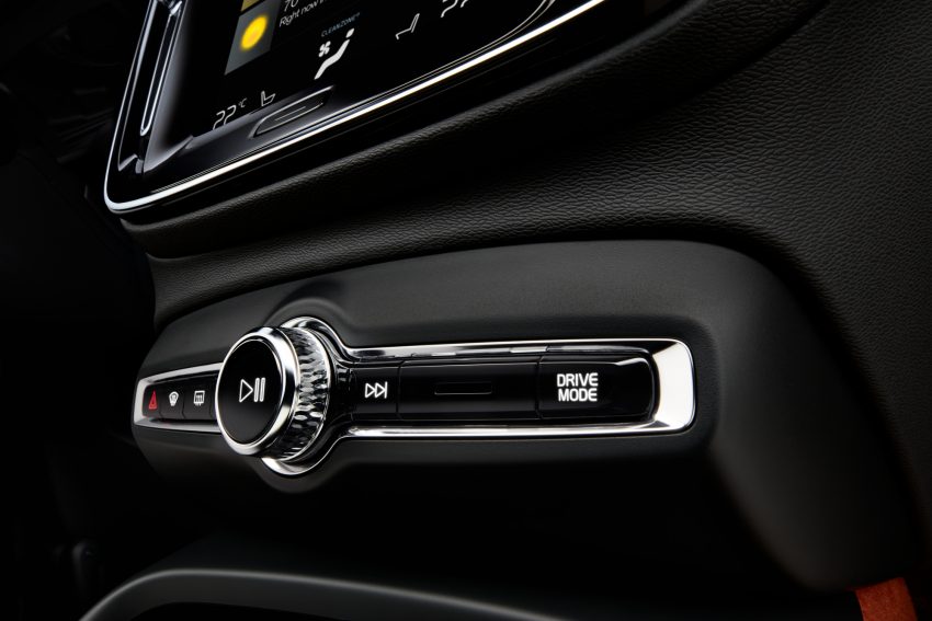 Volvo XC40 本地正式发布，只有T5一个等级，售25.6万 77863