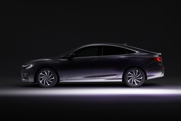 日本原厂发布日规版 Honda Insight 官图, 车头更高贵大气