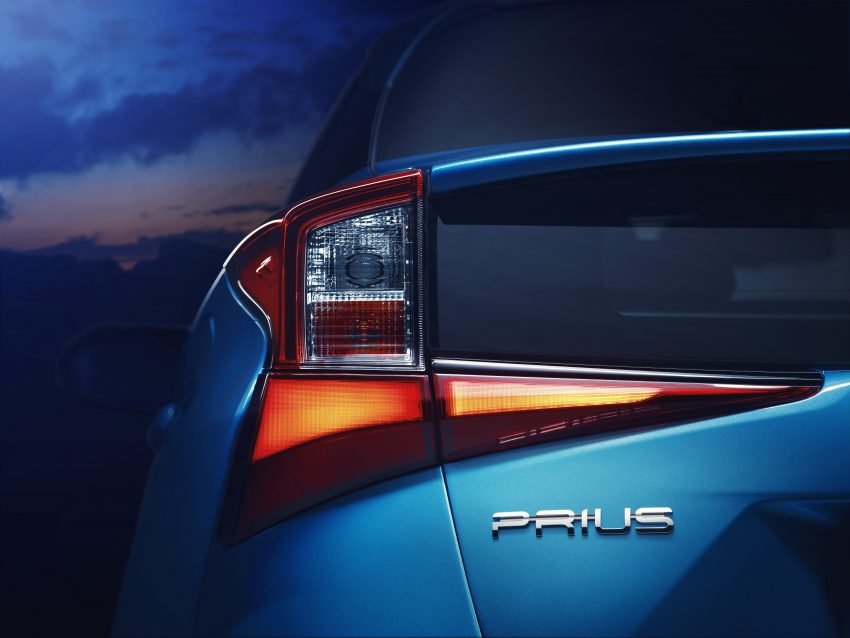 2019 Toyota Prius 小改款官图发布，新电动四轮驱动系统 83704