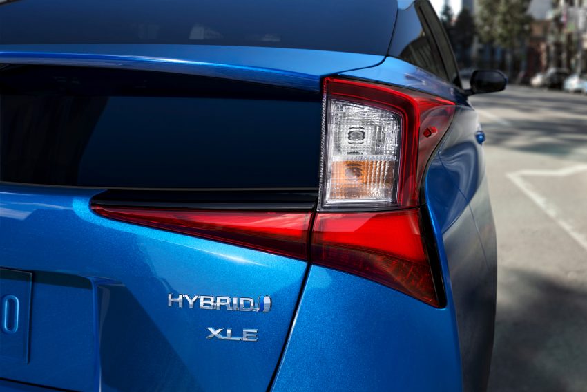 2019 Toyota Prius 小改款官图发布，新电动四轮驱动系统 83680