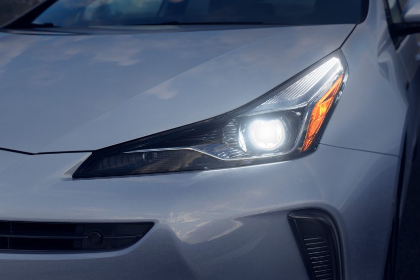 2019 Toyota Prius 小改款官图发布，新电动四轮驱动系统 83683
