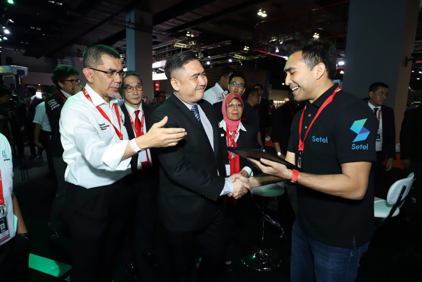 Petronas 发布自家电子钱包系统 Setel，无需到柜台排队付款，可直接在油泵使用，整合 Mesra Card 一次过赚取积分 83893
