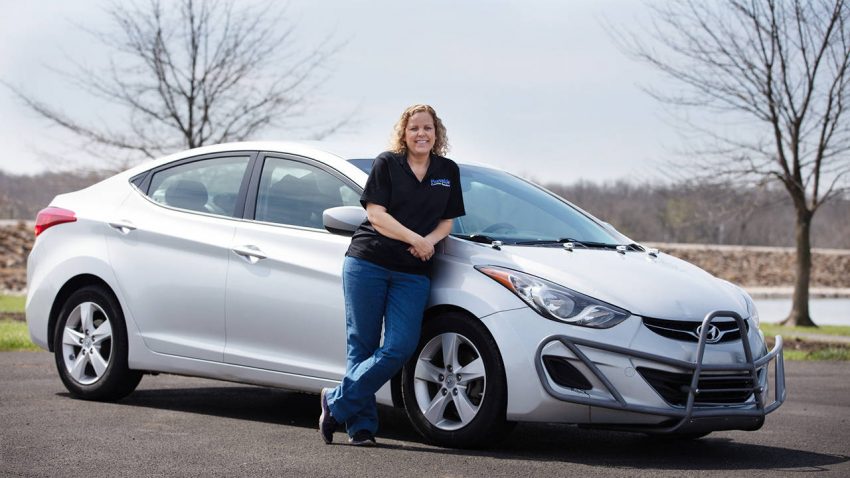 美国妇女过去5年开着 Hyundai Elantra 送货，行驶里程高达160万公里，车子状况却依然良好，获原厂赠送新车纪念 85063