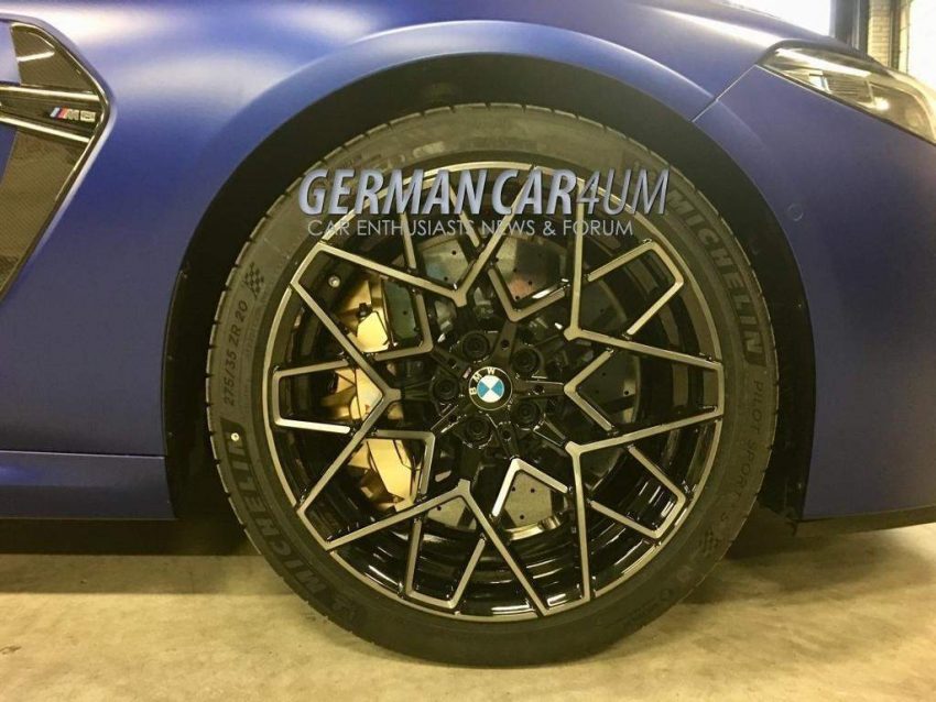 全新 F92 BMW M8 Competition 无伪装实车在海外被捕获 84181