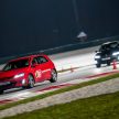 在雪邦赛道体验 Volkswagen Golf GTI 的动力和操控表现