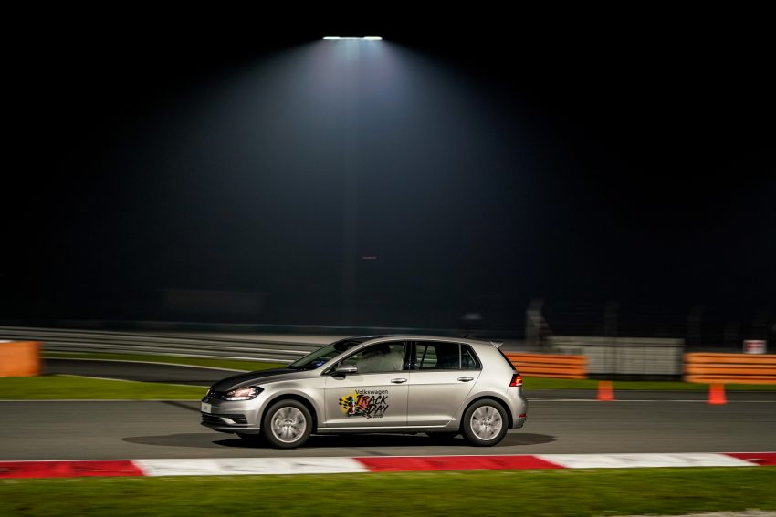 在雪邦赛道体验 Volkswagen Golf GTI 的动力和操控表现 85806