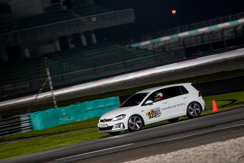 在雪邦赛道体验 Volkswagen Golf GTI 的动力和操控表现 85815