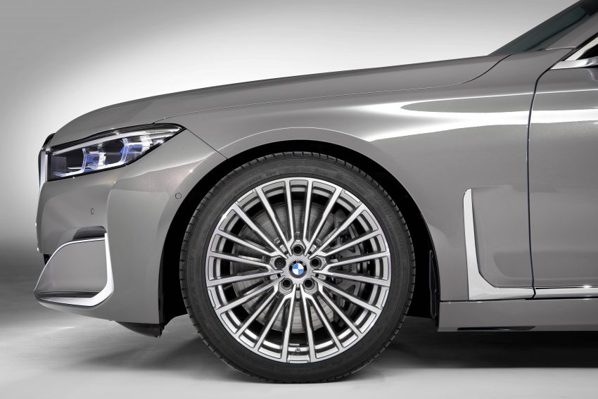 老板们的霸气座驾！小改款 G11 / G12 BMW 7 Series 于上海全球首发，升级插电式混动系统、新V8双涡轮增压引擎 86563