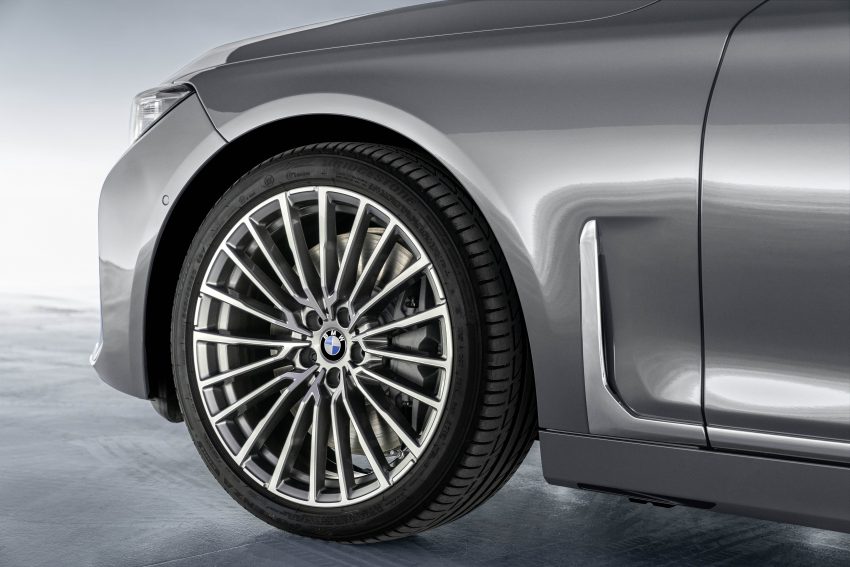 老板们的霸气座驾！小改款 G11 / G12 BMW 7 Series 于上海全球首发，升级插电式混动系统、新V8双涡轮增压引擎 86588