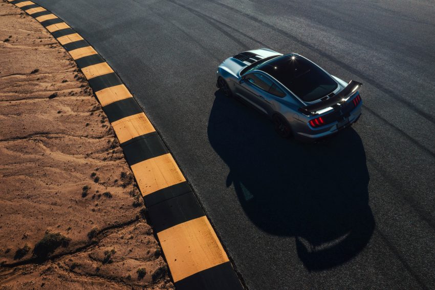 全新 2020 Ford Mustang Shelby GT500 正式于北美车展亮相，搭载5.2升V8机械增压引擎，突破700匹最大马力！ 86332