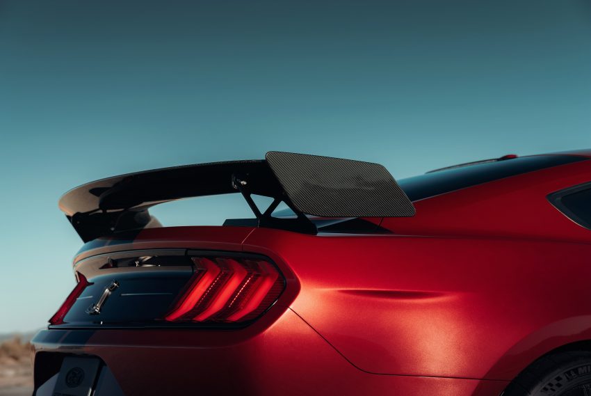 全新 2020 Ford Mustang Shelby GT500 正式于北美车展亮相，搭载5.2升V8机械增压引擎，突破700匹最大马力！ 86378