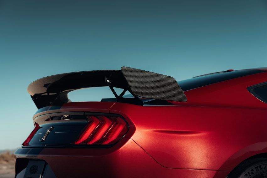 全新 2020 Ford Mustang Shelby GT500 正式于北美车展亮相，搭载5.2升V8机械增压引擎，突破700匹最大马力！ 86379