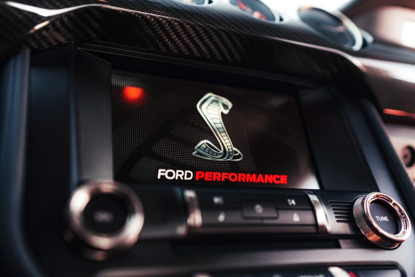全新 2020 Ford Mustang Shelby GT500 正式于北美车展亮相，搭载5.2升V8机械增压引擎，突破700匹最大马力！ 86385