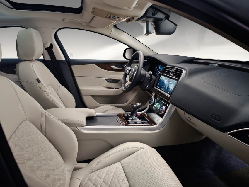 Jaguar XE 小改款发布，新引擎、外型设计再进化 89066