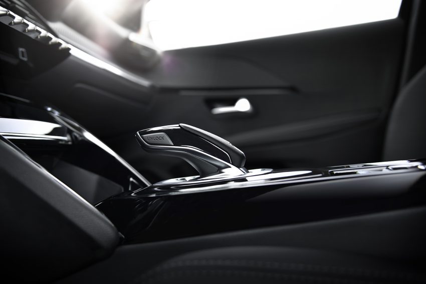 全新 Peugeot 208 细节与官图公布，将会有纯电动版本 88896