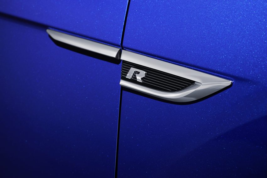 奔跑吧SUV! Volkswagen T-Roc R, 300匹马力, 4.9秒破百! 88810