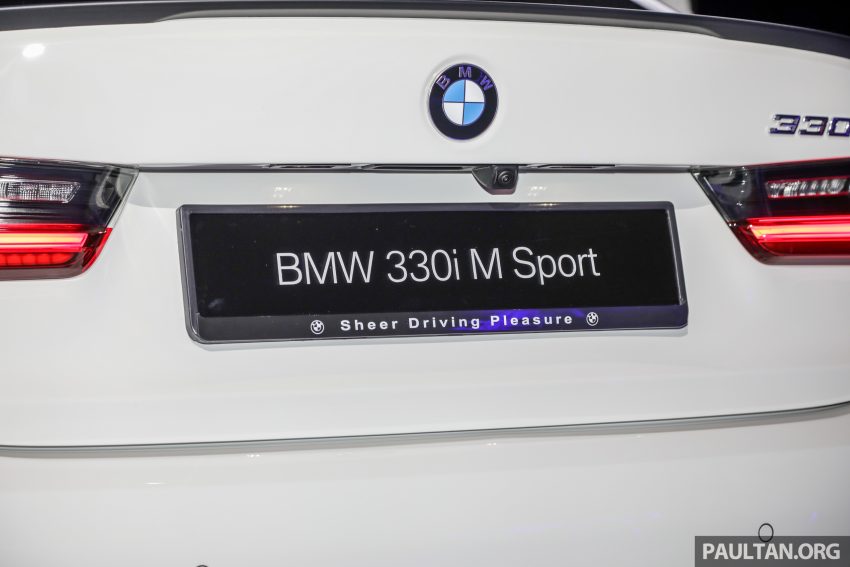 BMW 330i 专属 M Performance 原厂套件，让外型更加分 92009
