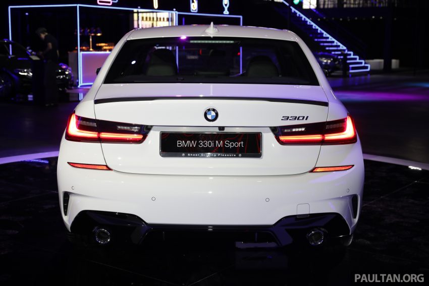 BMW 330i 专属 M Performance 原厂套件，让外型更加分 91997