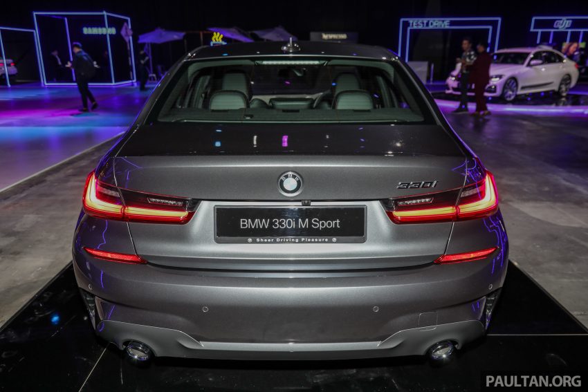 BMW 330i 专属 M Performance 原厂套件，让外型更加分 92016
