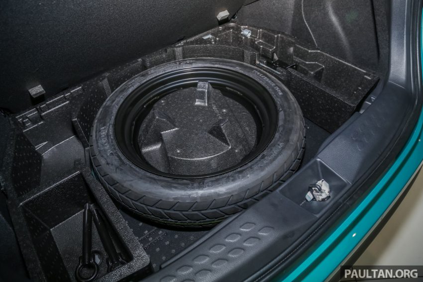图集：2019 Toyota C-HR，换装新双色轮圈、中控屏幕 89324