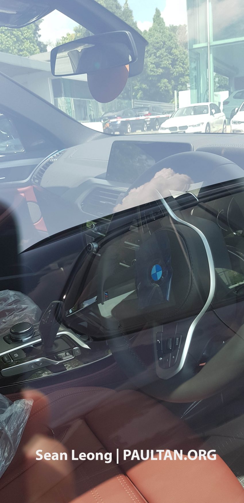 全新 BMW X5 与 X4 无伪装现身陈列室, 暗示本地发布在即 95859
