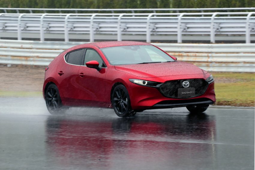 第四代 Mazda 3 各项规格与特点逐一看，为何改用扭力梁？新车安全性有何改进？SkyActiv-X 引擎为何不来马？ 98251