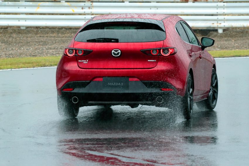 第四代 Mazda 3 各项规格与特点逐一看，为何改用扭力梁？新车安全性有何改进？SkyActiv-X 引擎为何不来马？ 98253
