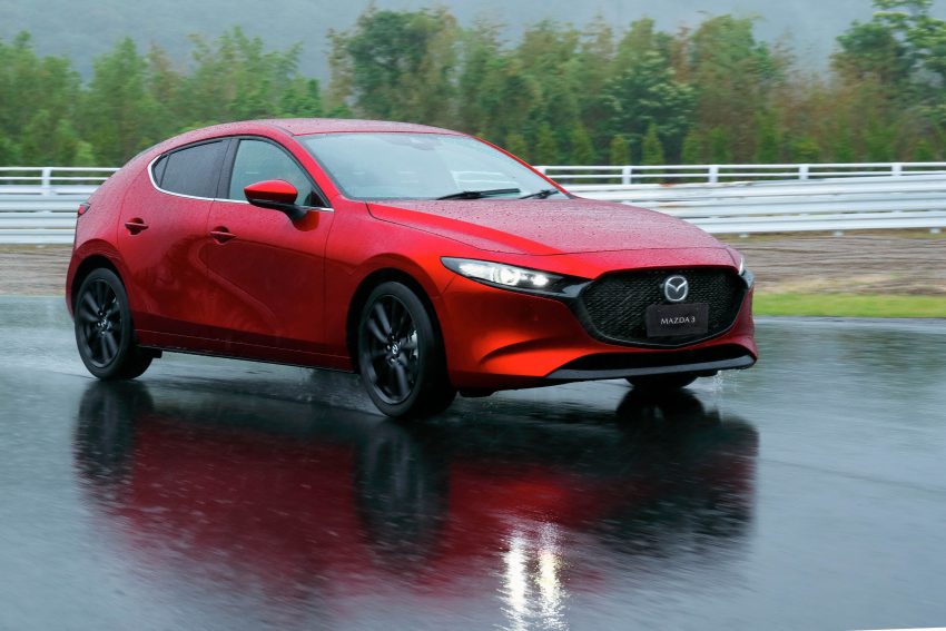 第四代 Mazda 3 各项规格与特点逐一看，为何改用扭力梁？新车安全性有何改进？SkyActiv-X 引擎为何不来马？ 98256