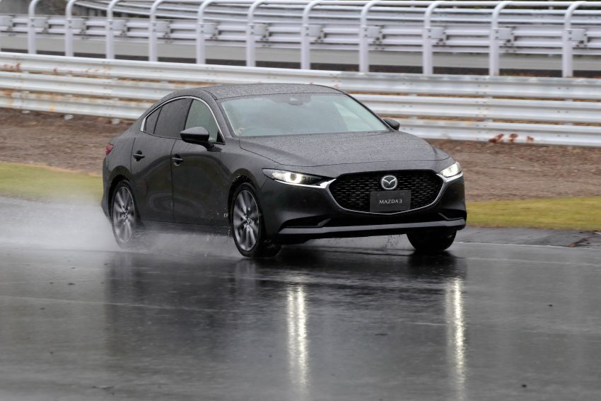 第四代 Mazda 3 各项规格与特点逐一看，为何改用扭力梁？新车安全性有何改进？SkyActiv-X 引擎为何不来马？ 98250