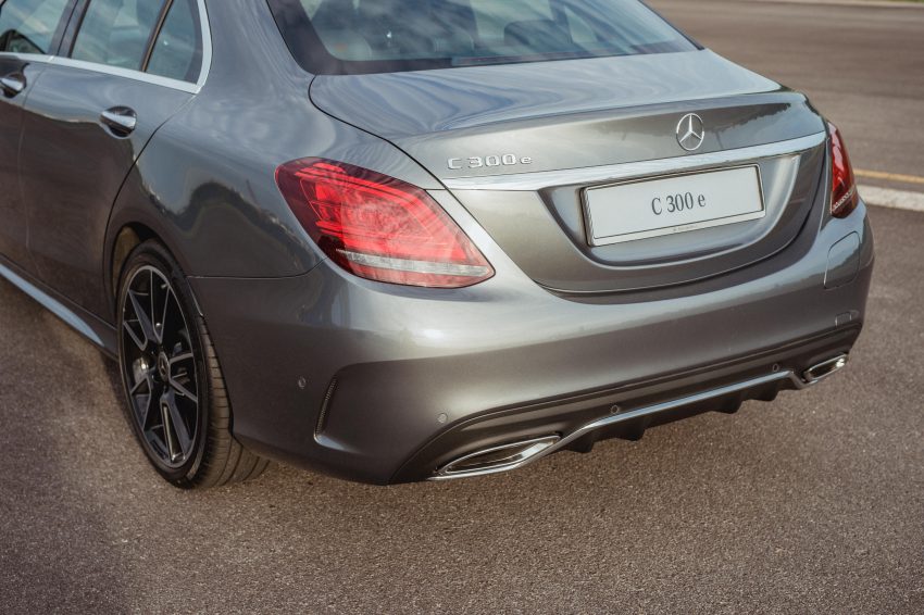 发布在即，插电混动版 Mercedes-Benz C300e 本地亮相 97863
