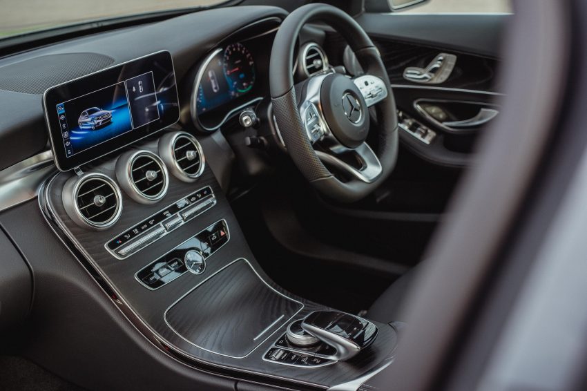 发布在即，插电混动版 Mercedes-Benz C300e 本地亮相 97869