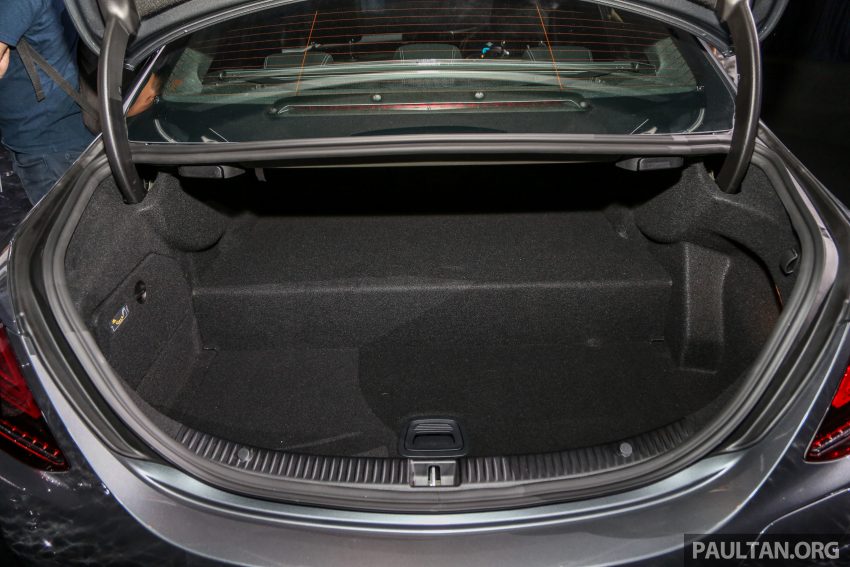 发布在即，插电混动版 Mercedes-Benz C300e 本地亮相 97988